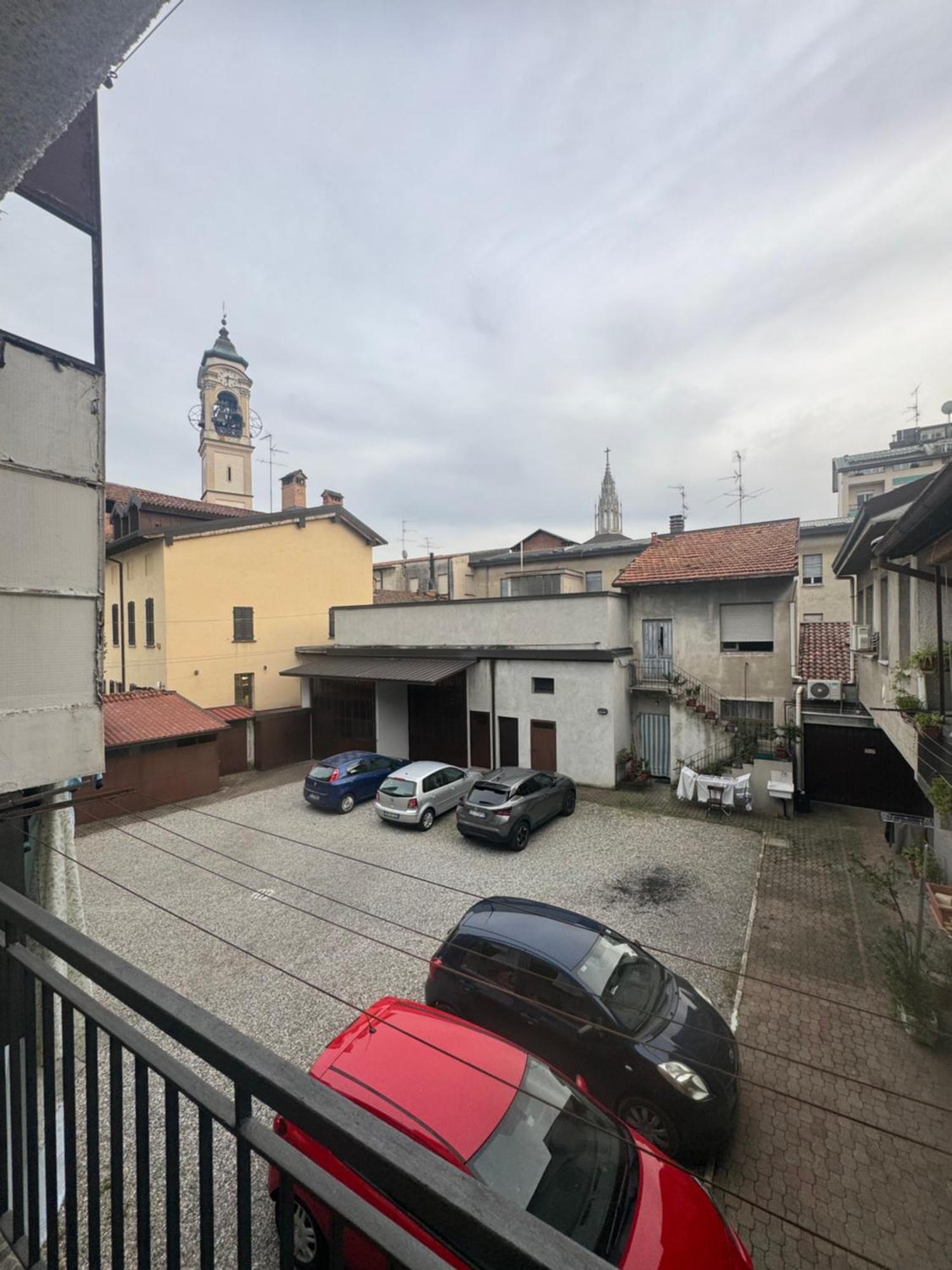 Casa Alessio - Elegante Appartamento Nel Cuore Di Cesano Maderno Exteriér fotografie