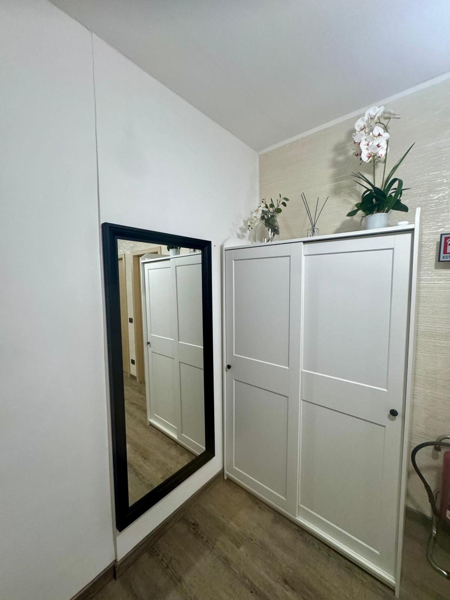 Casa Alessio - Elegante Appartamento Nel Cuore Di Cesano Maderno Exteriér fotografie